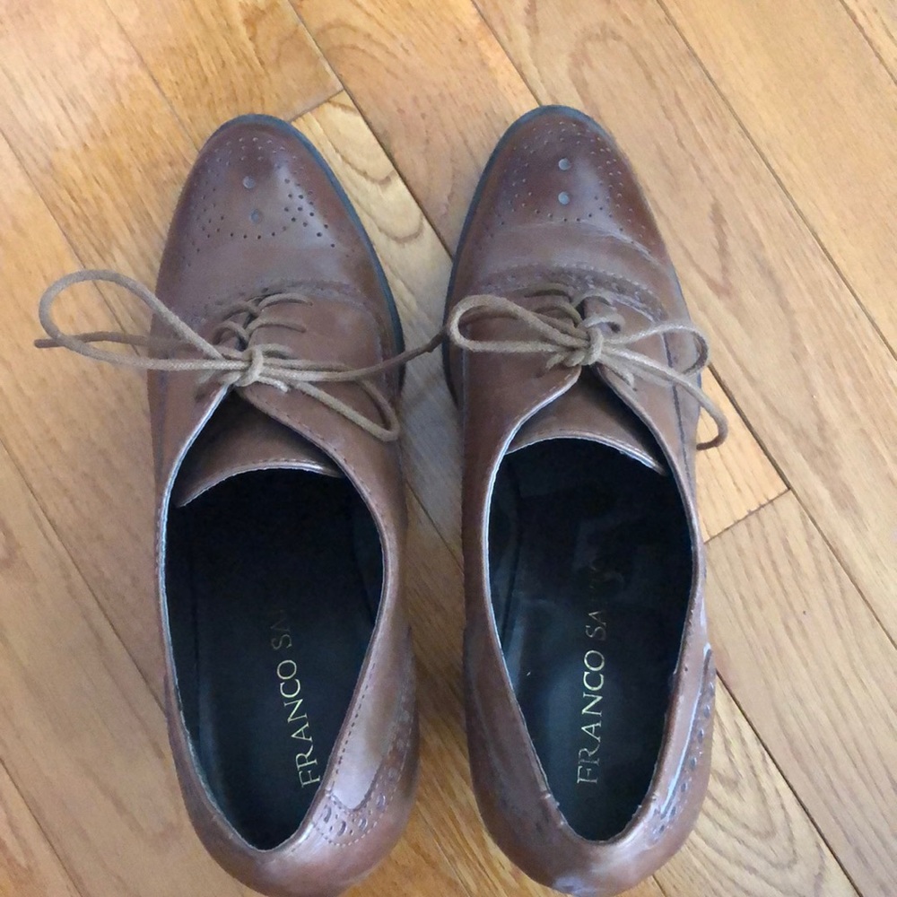 Oxford brown heels